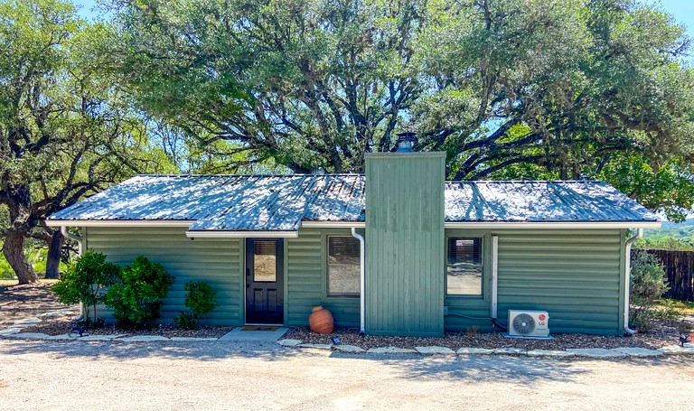 Cabins (United States of America, Ingram, Texas)