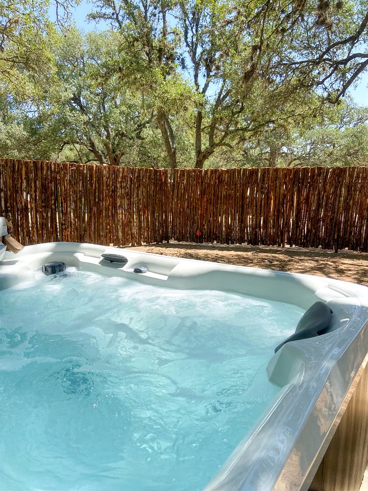 Cozy Cabin in Ingram, Texas for Romantic Weekends Away
