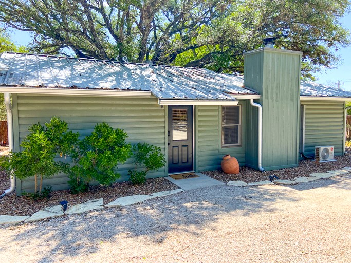 Cabins (United States of America, Ingram, Texas)
