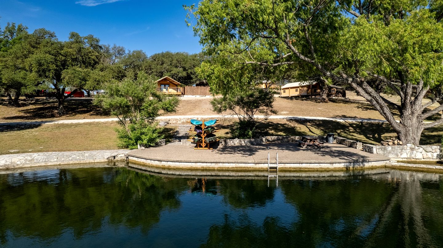Cozy Cabin in Ingram, Texas for Romantic Weekends Away