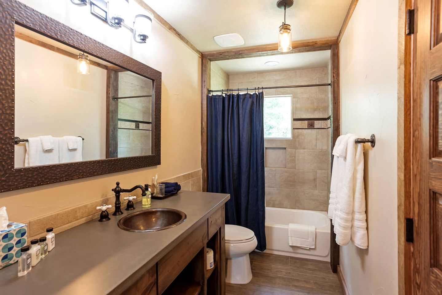 Two-Bedroom Cabin Rental with Fully Equipped Kitchen near Fredericksburg, Texas