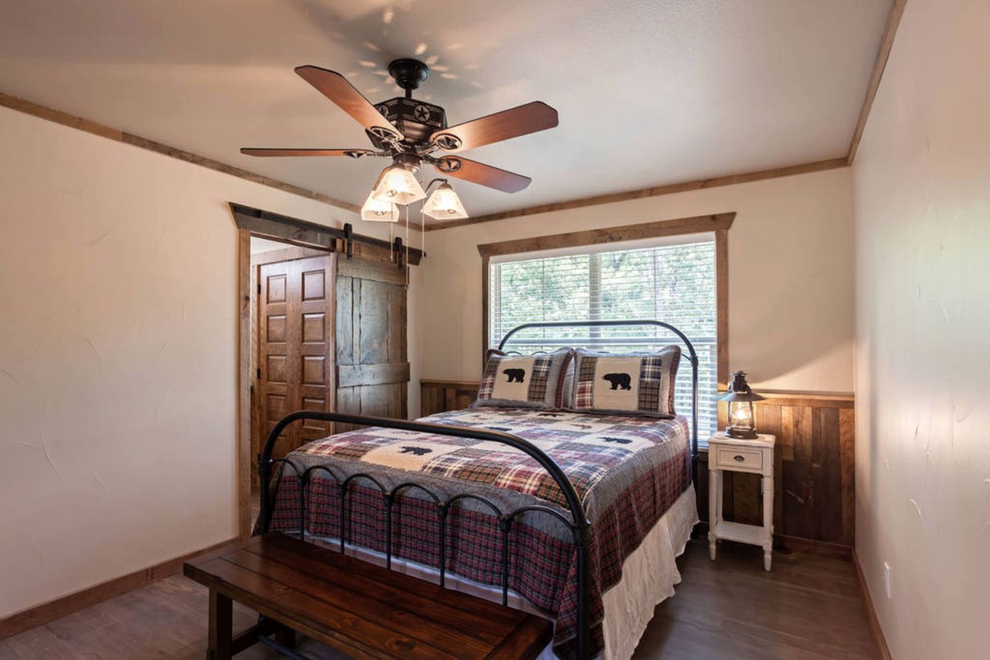 Two-Bedroom Cabin Rental with Fully Equipped Kitchen near Fredericksburg, Texas
