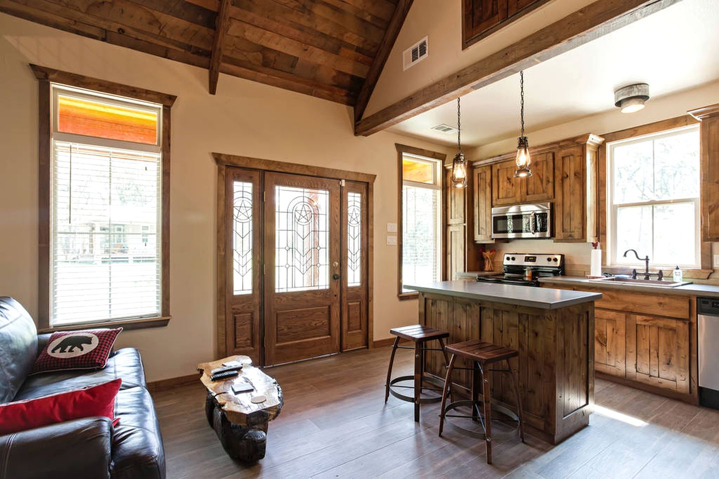 Two-Bedroom Cabin Rental with Fully Equipped Kitchen near Fredericksburg, Texas