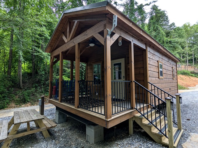 Cabins (United States of America, Bryson City, North Carolina)