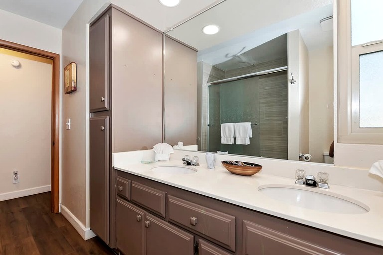 Cabins (United States of America, Big Bear Lake, California)