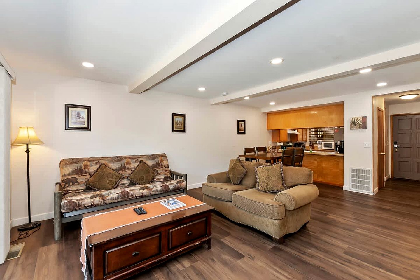 Cozy Cabin Suite with the Perfect Location for Winter Sports and Barbecue in Big Bear Lake, California