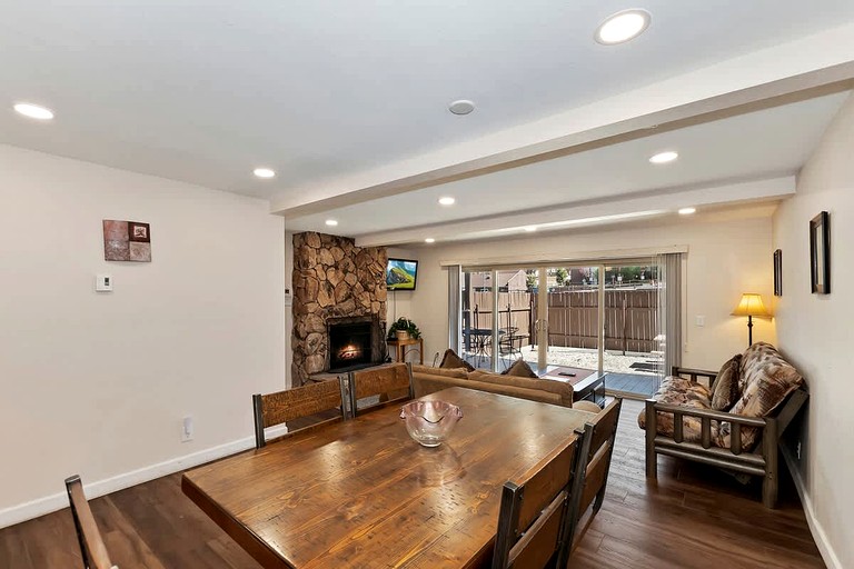 Cabins (United States of America, Big Bear Lake, California)