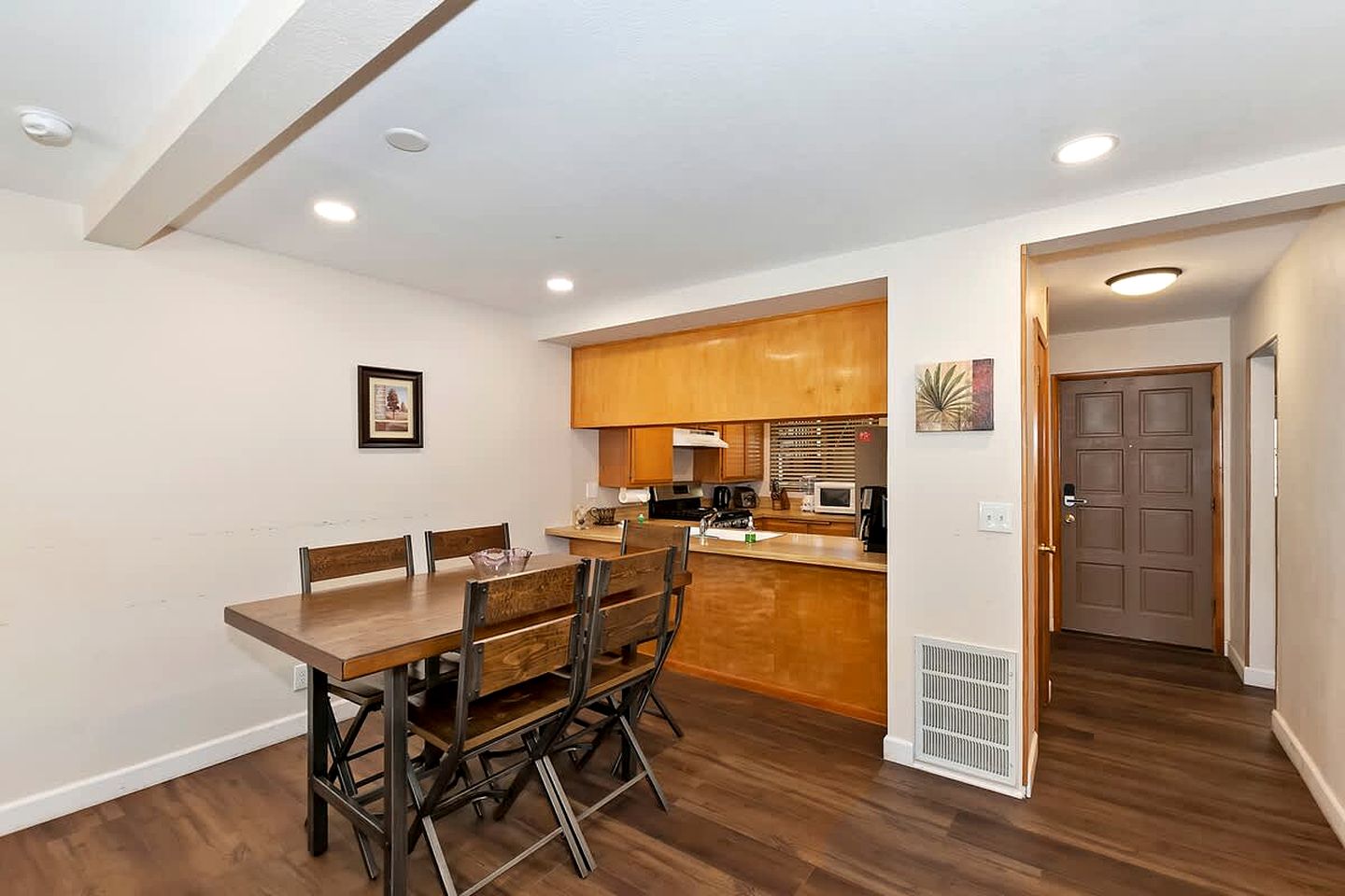 Cozy Cabin Suite with the Perfect Location for Winter Sports and Barbecue in Big Bear Lake, California