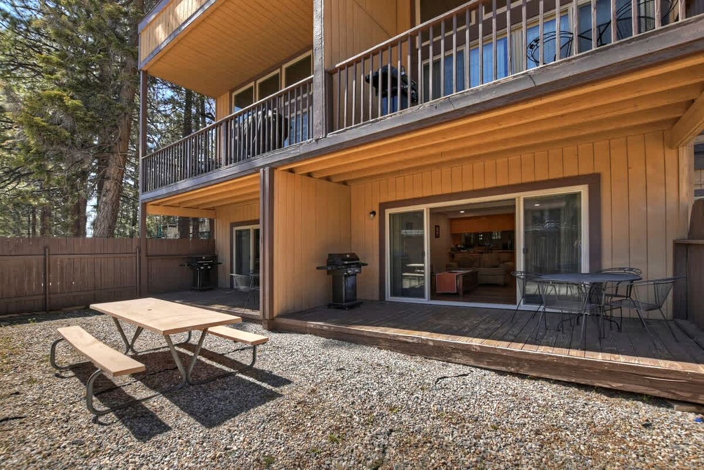 Cozy Cabin Suite with the Perfect Location for Winter Sports and Barbecue in Big Bear Lake, California