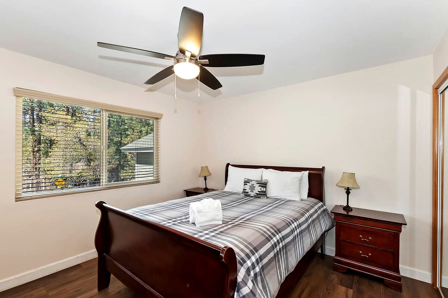 Cozy Cabin Suite with the Perfect Location for Winter Sports and Barbecue in Big Bear Lake, California