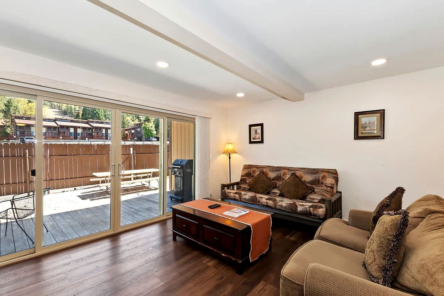 Cozy Cabin Suite with the Perfect Location for Winter Sports and Barbecue in Big Bear Lake, California