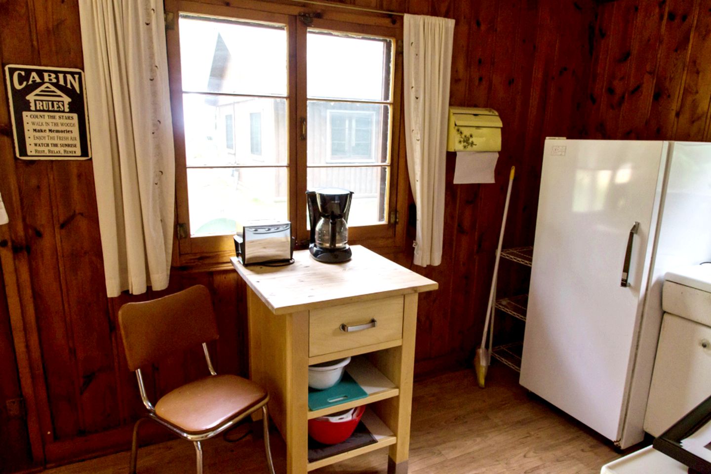 Oakapiney Beach Cottages, Log Cabins 45510, Ossineke Township, United