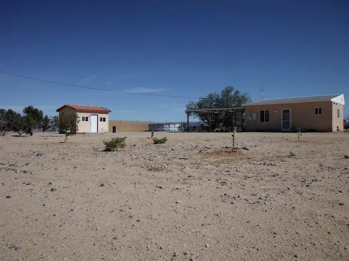 Cabins (Twentynine Palms, California, United States)