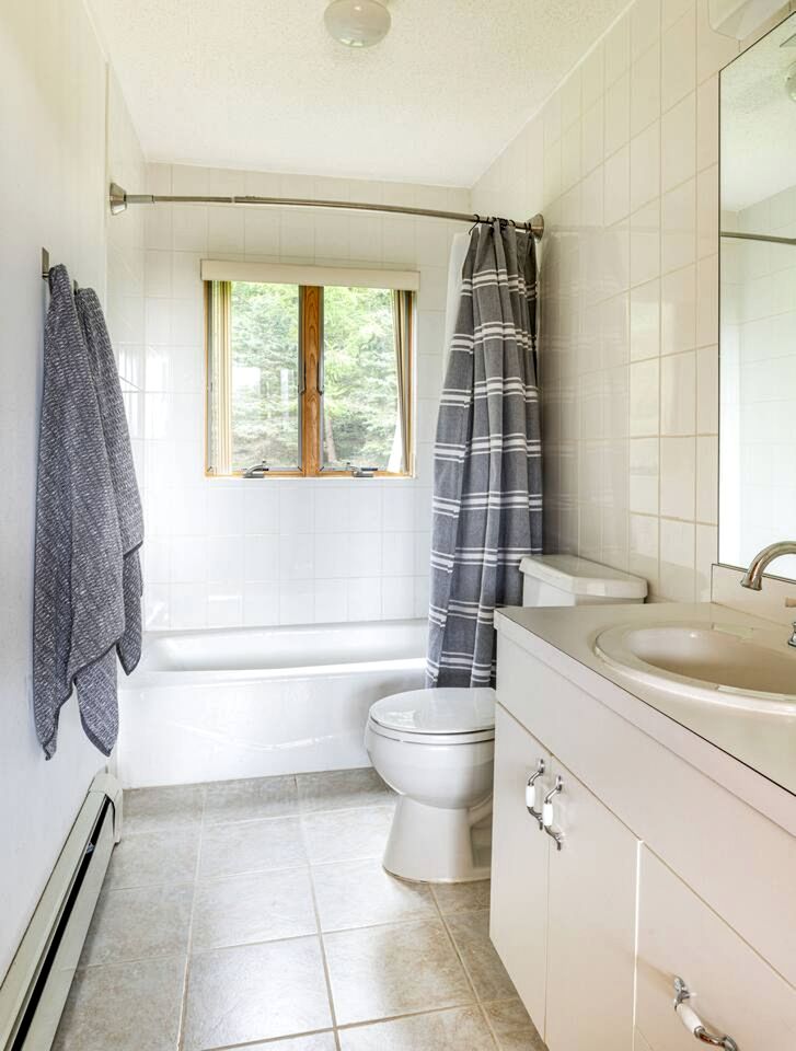 Cozy Cabin Retreat with Fire Pit, Sauna & Game Room in Franklin, New York