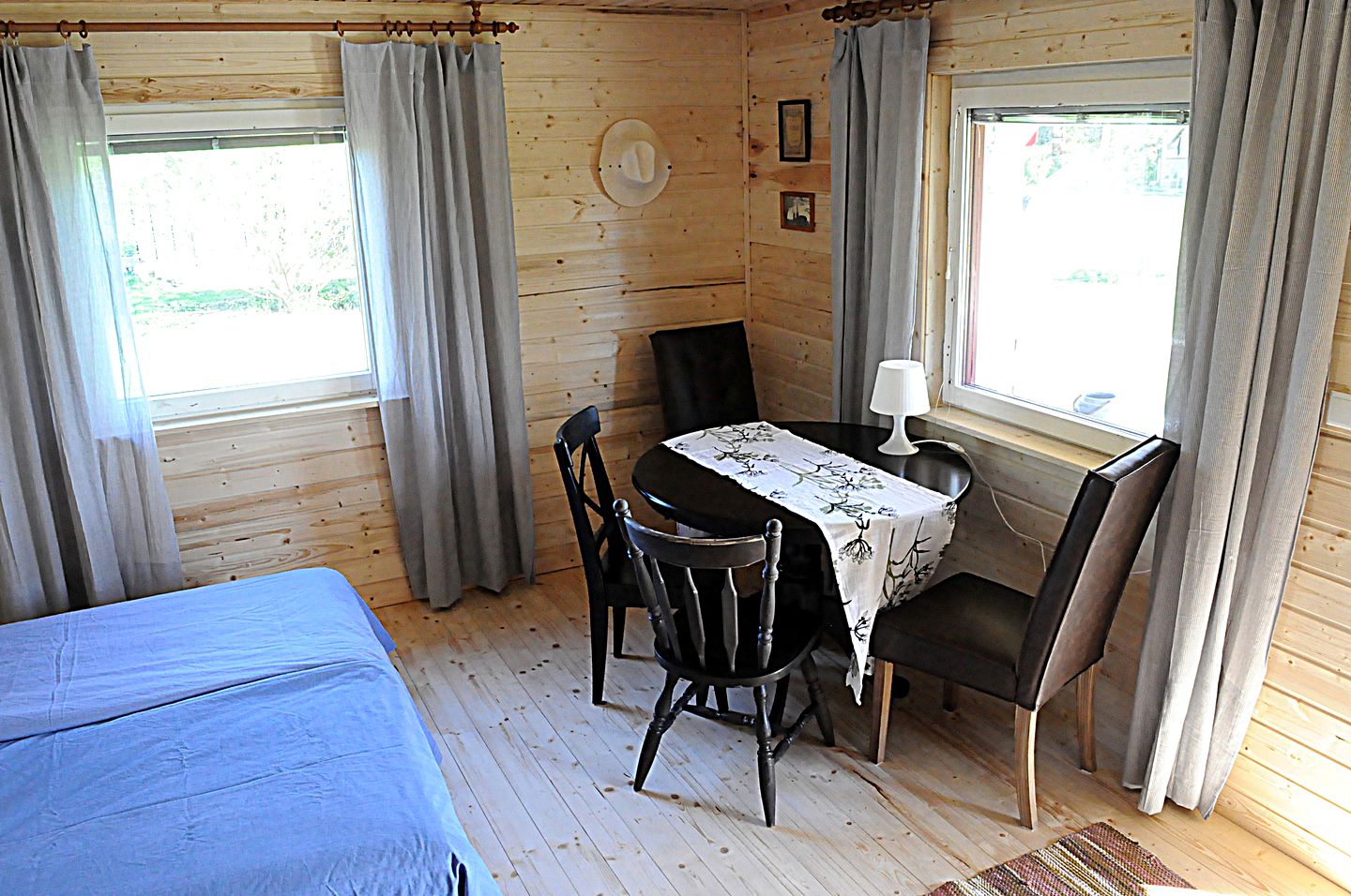 Cozy and Romantic Cabin Rental for Two with Lovely Views in Estonia