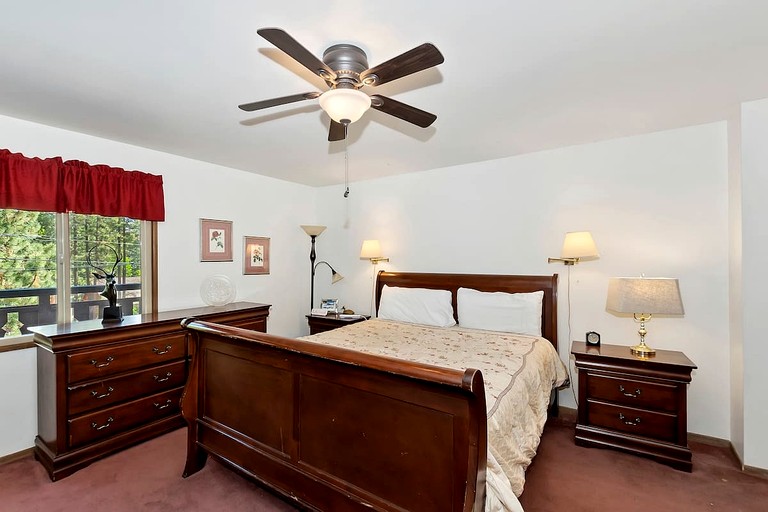 Cabins (United States of America, Big Bear Lake, California)