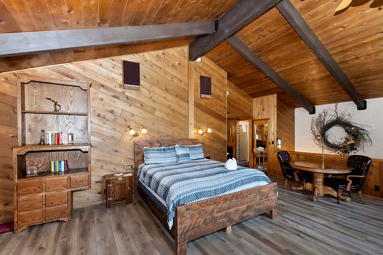 Cabins (United States of America, Big Bear Lake, California)