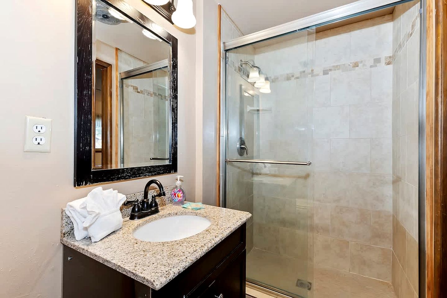 Cozy Cabin with Sauna, Barbecue and Fireplace in Big Bear Lake, California