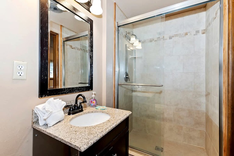 Cabins (United States of America, Big Bear Lake, California)