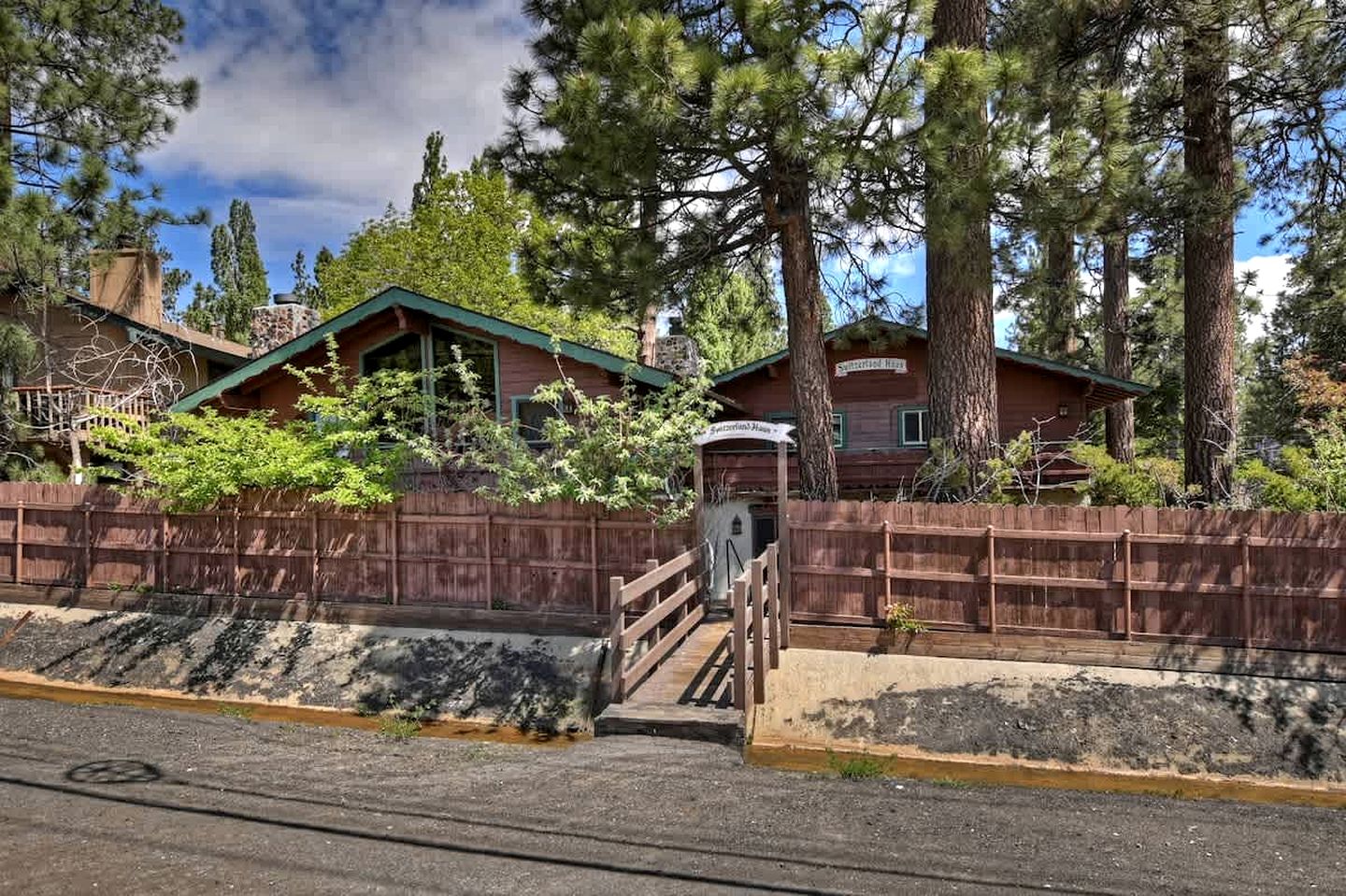 Cozy Cabin with Sauna, Barbecue and Fireplace in Big Bear Lake, California