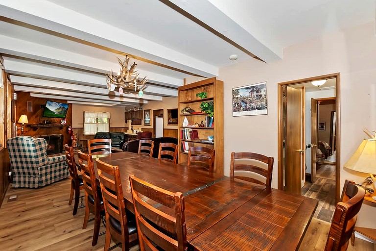 Cabins (United States of America, Big Bear Lake, California)