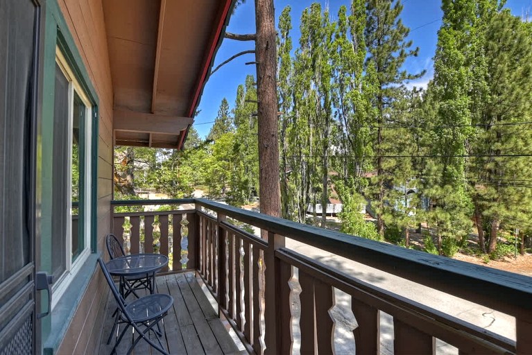 Cabins (United States of America, Big Bear Lake, California)