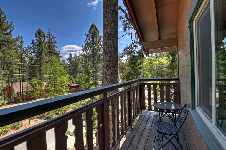 Cabins (United States of America, Big Bear Lake, California)