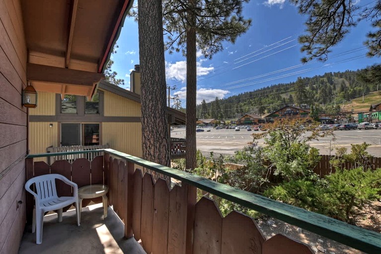 Cabins (United States of America, Big Bear Lake, California)
