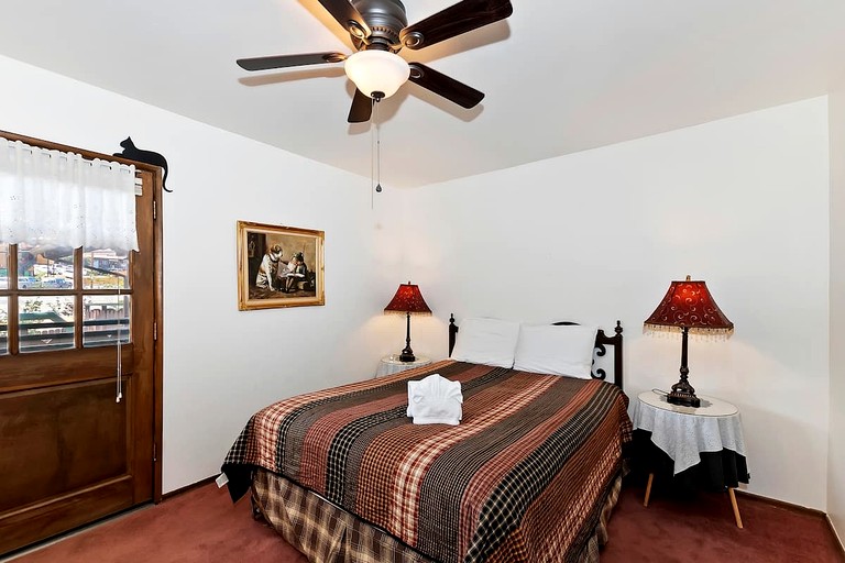 Cabins (United States of America, Big Bear Lake, California)