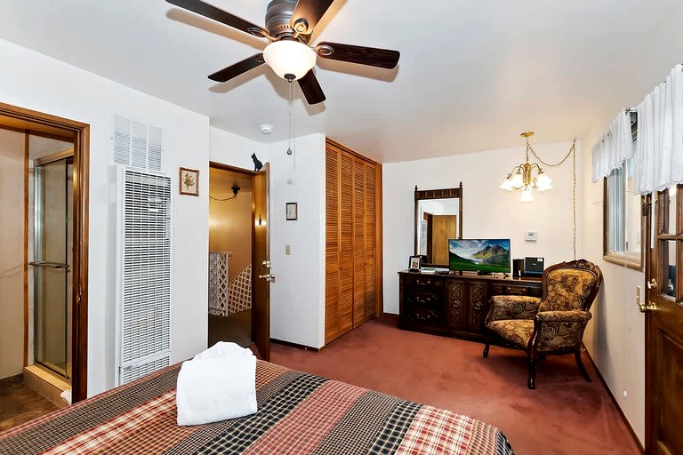 Cabins (United States of America, Big Bear Lake, California)