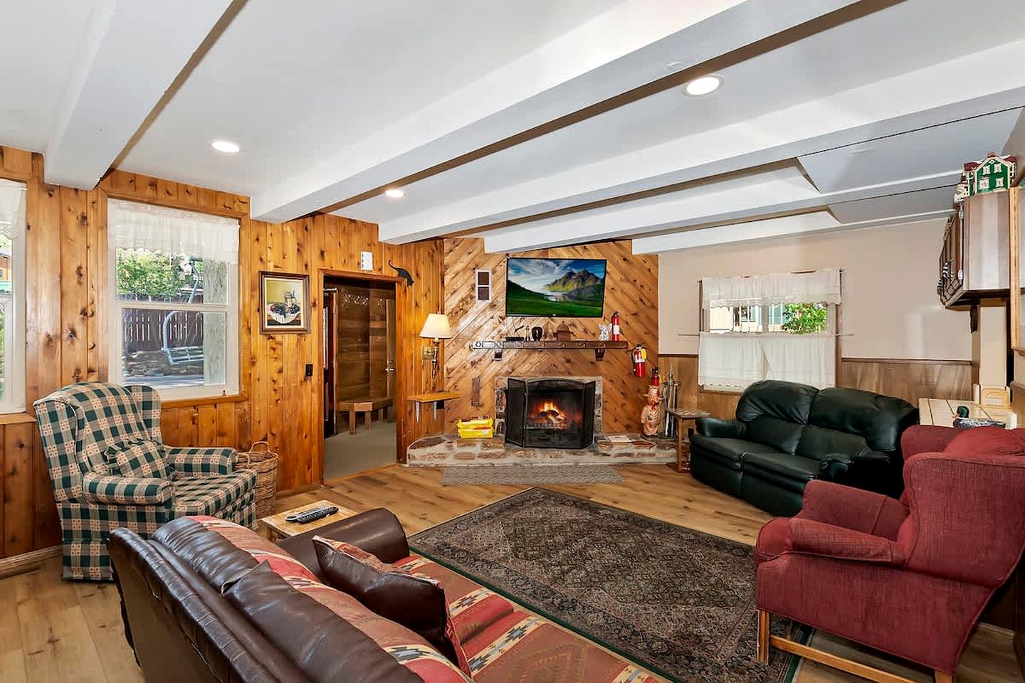 Cozy Cabin with Sauna, Barbecue and Fireplace in Big Bear Lake, California