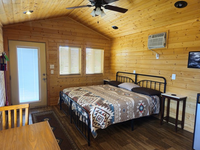 Cabins (United States of America, Escalante, Utah)