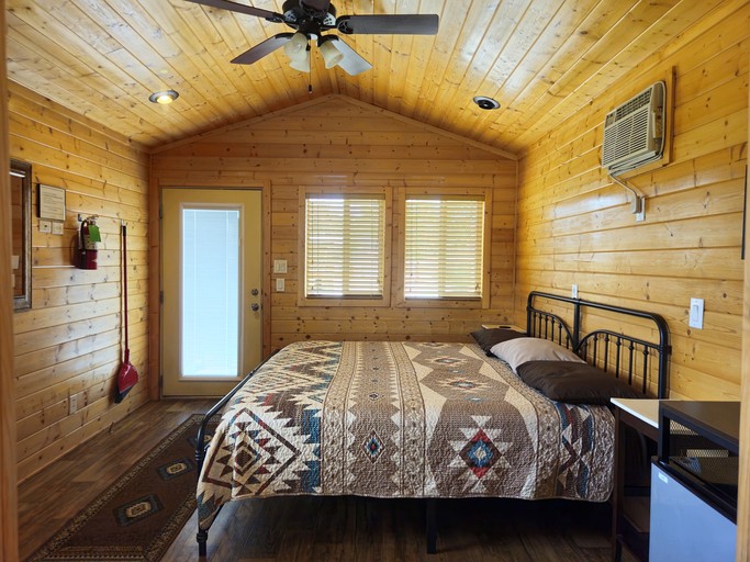 Cabins (United States of America, Escalante, Utah)