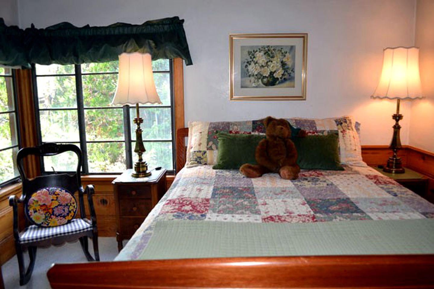 Cozy Cabin with Country Decor near San Jacinto Mountains, California