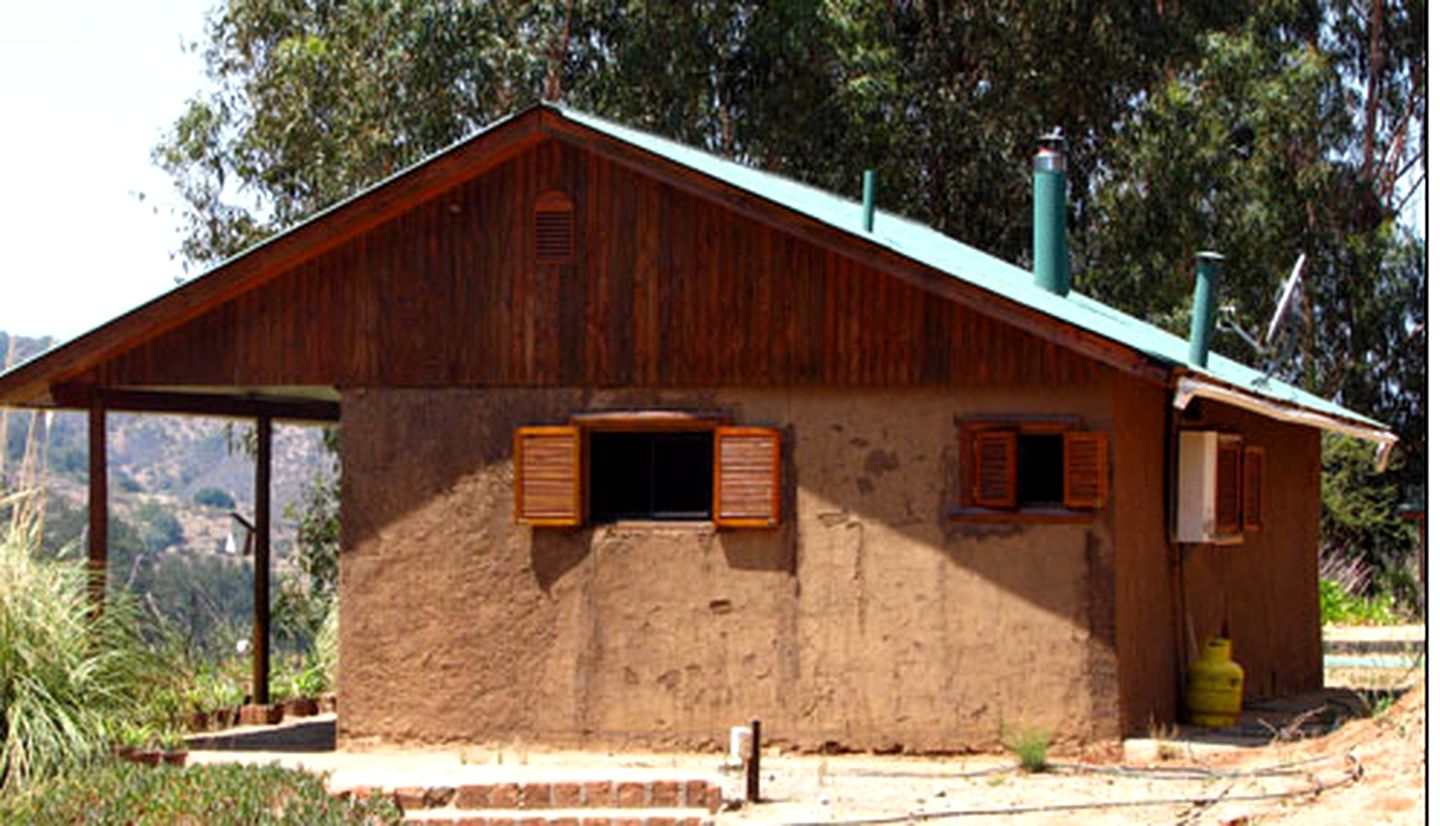 Beautiful Cozy Cabins Just 30 Minutes from Beaches of Concon, Chile