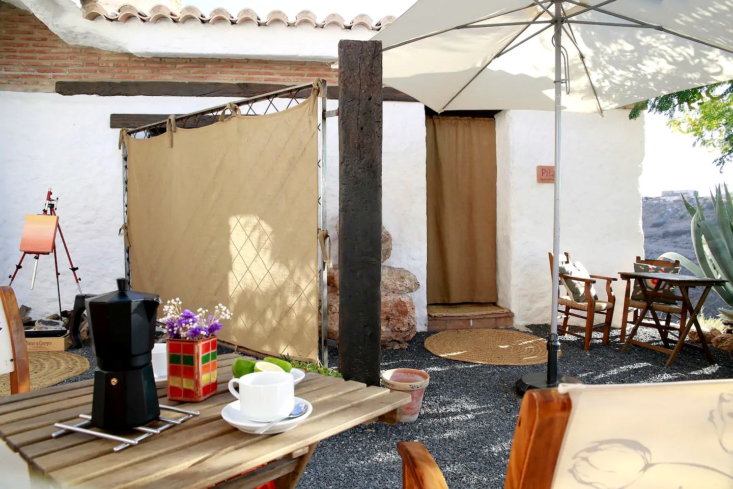 Cozy Cave Rental for a Romantic Getaway near the Sierra Nevada in Andalusia, Spain