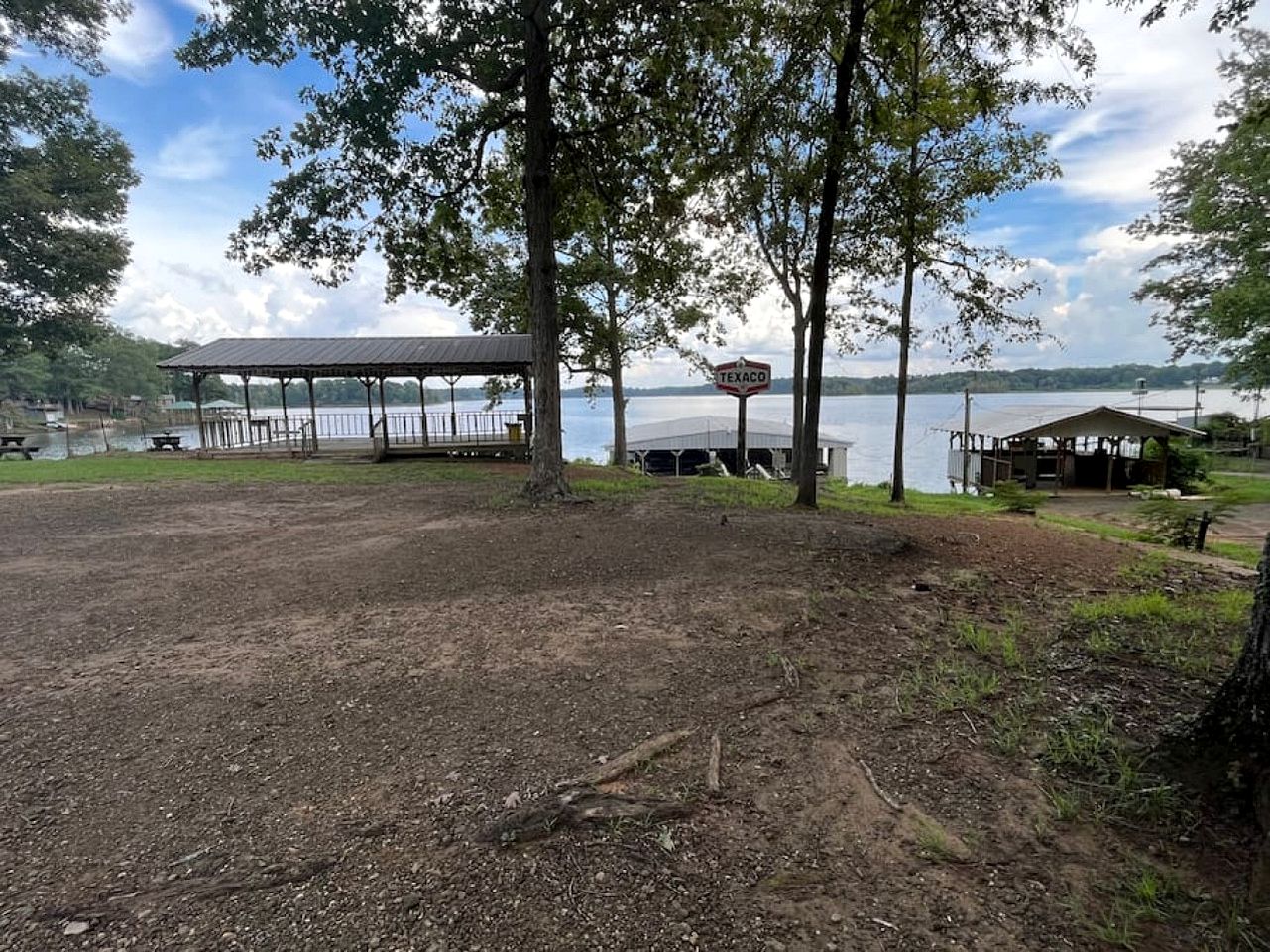 Gorgeous Cabin with Beautiful Views of Toledo Bend Lake for a Relaxing Couples Getaway in Hemphill, Texas