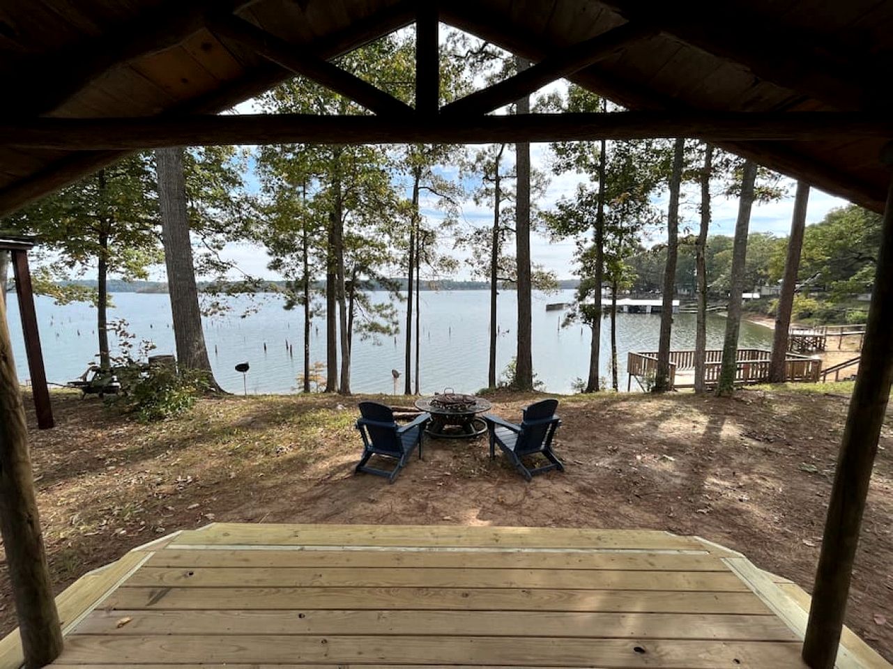 Gorgeous Cabin with Beautiful Views of Toledo Bend Lake for a Relaxing Couples Getaway in Hemphill, Texas