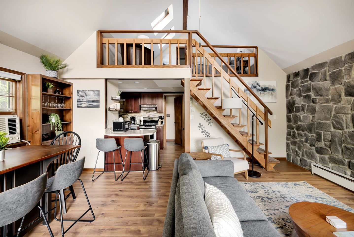 Cozy Chalet Cabin with Hot Tub, Fire Pit, Modern Decor in Bloomery, WV