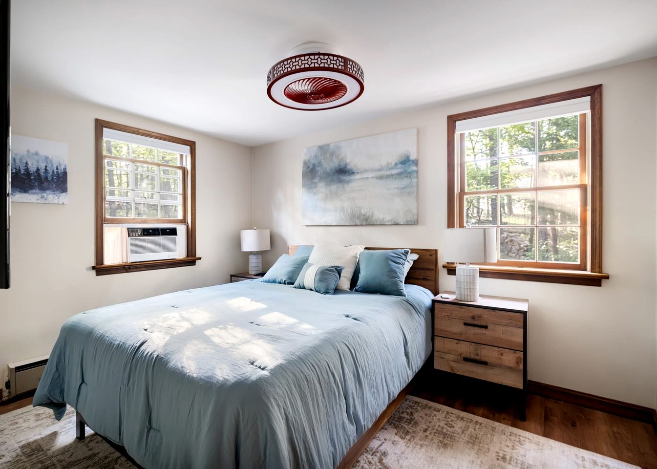 Cozy Chalet Cabin with Hot Tub, Fire Pit, Modern Decor in Bloomery, WV