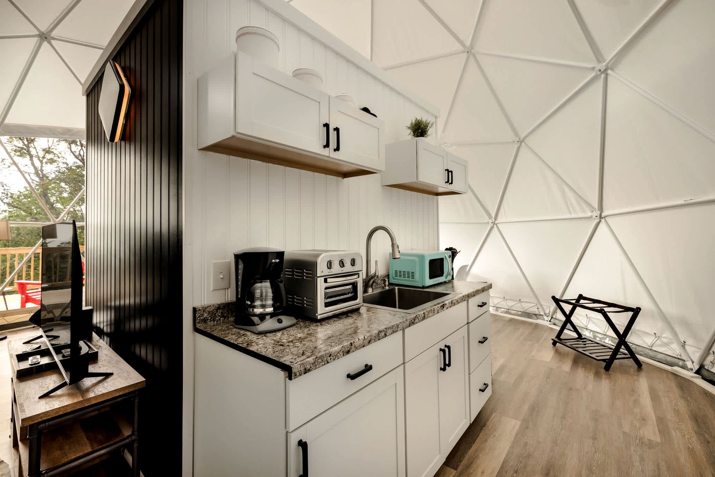 Luxury Glamping Domes & Chalet with Hot Tubs and Mountain Views in Augusta, WV