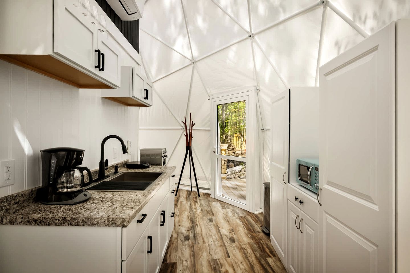 Luxury Glamping Domes & Chalet with Hot Tubs and Mountain Views in Augusta, WV