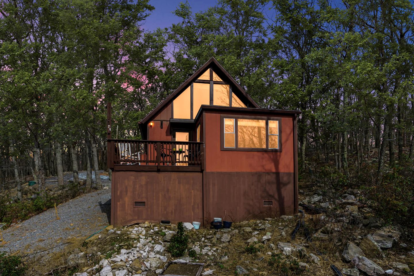 Luxury Glamping Domes & Chalet with Hot Tubs and Mountain Views in Augusta, WV