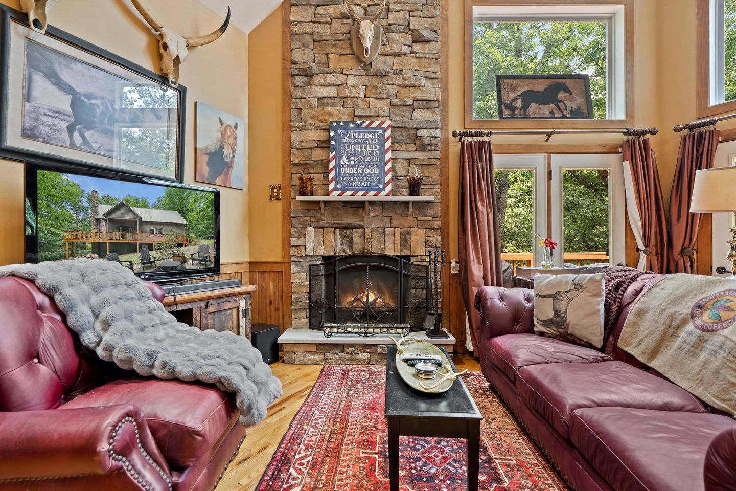 Rustic A-Frame Chalet with Hot Tub & Scenic Views in Mount Jackson, Virginia