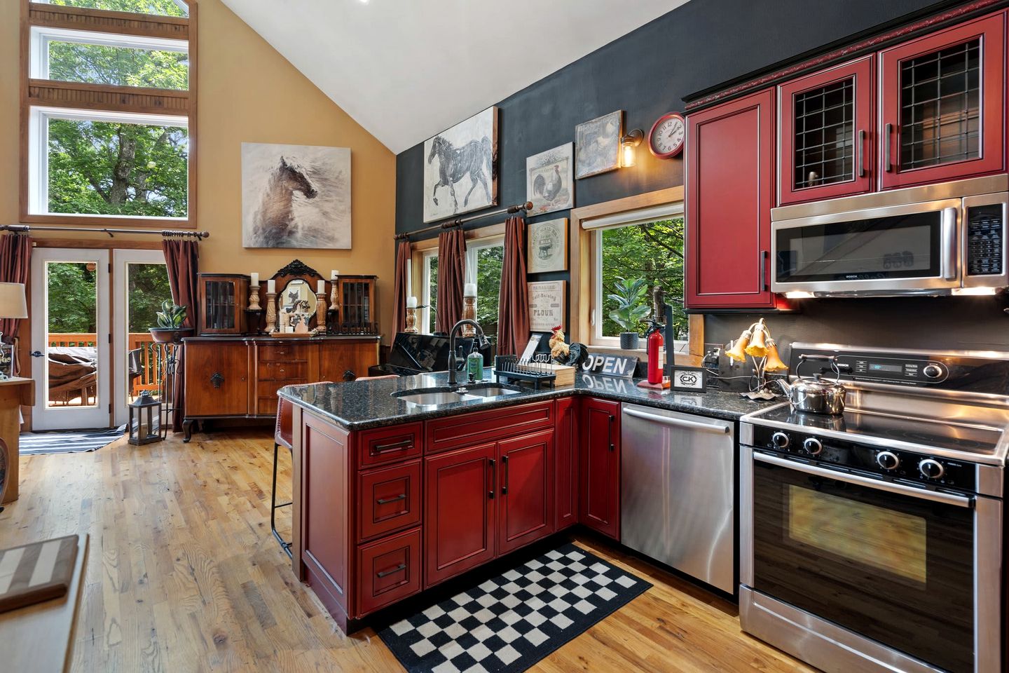 Rustic A-Frame Chalet with Hot Tub & Scenic Views in Mount Jackson, Virginia