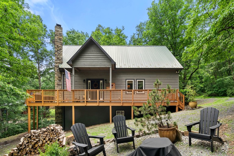 Cabins (United States of America, Mount Jackson, Virginia)