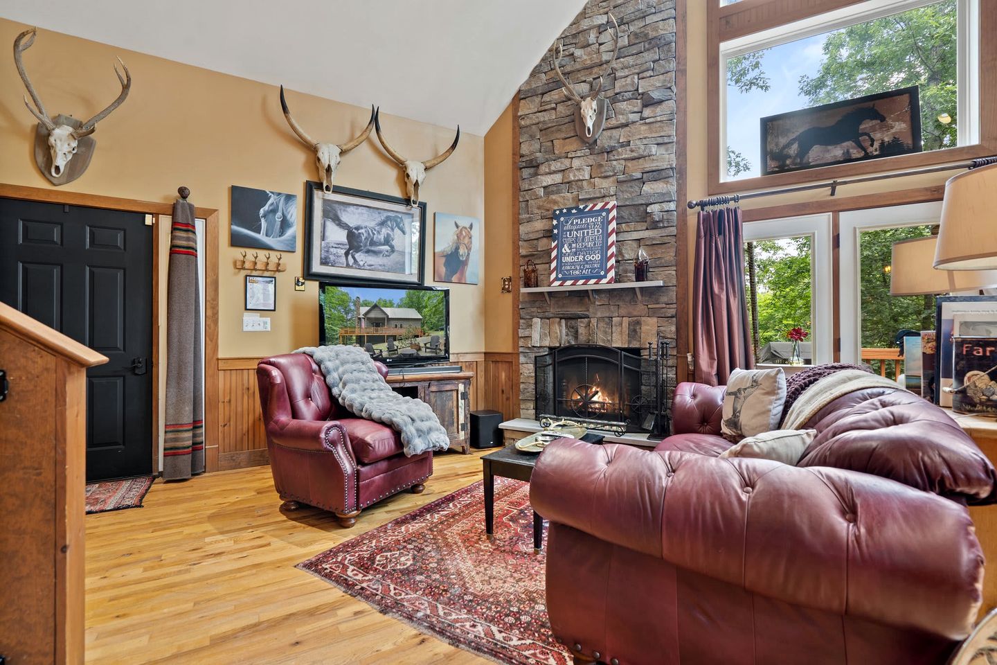 Rustic A-Frame Chalet with Hot Tub & Scenic Views in Mount Jackson, Virginia