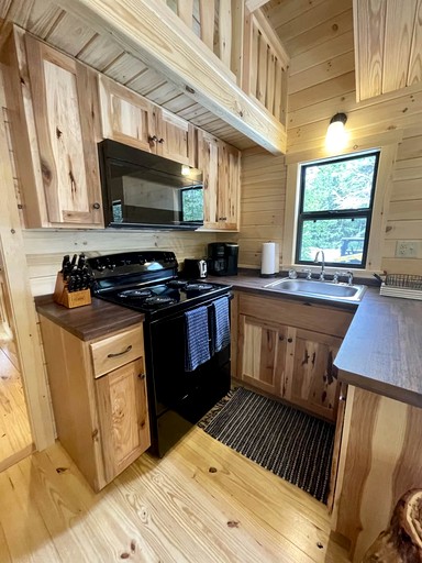 Cabins (United States of America, Steuben, Maine)