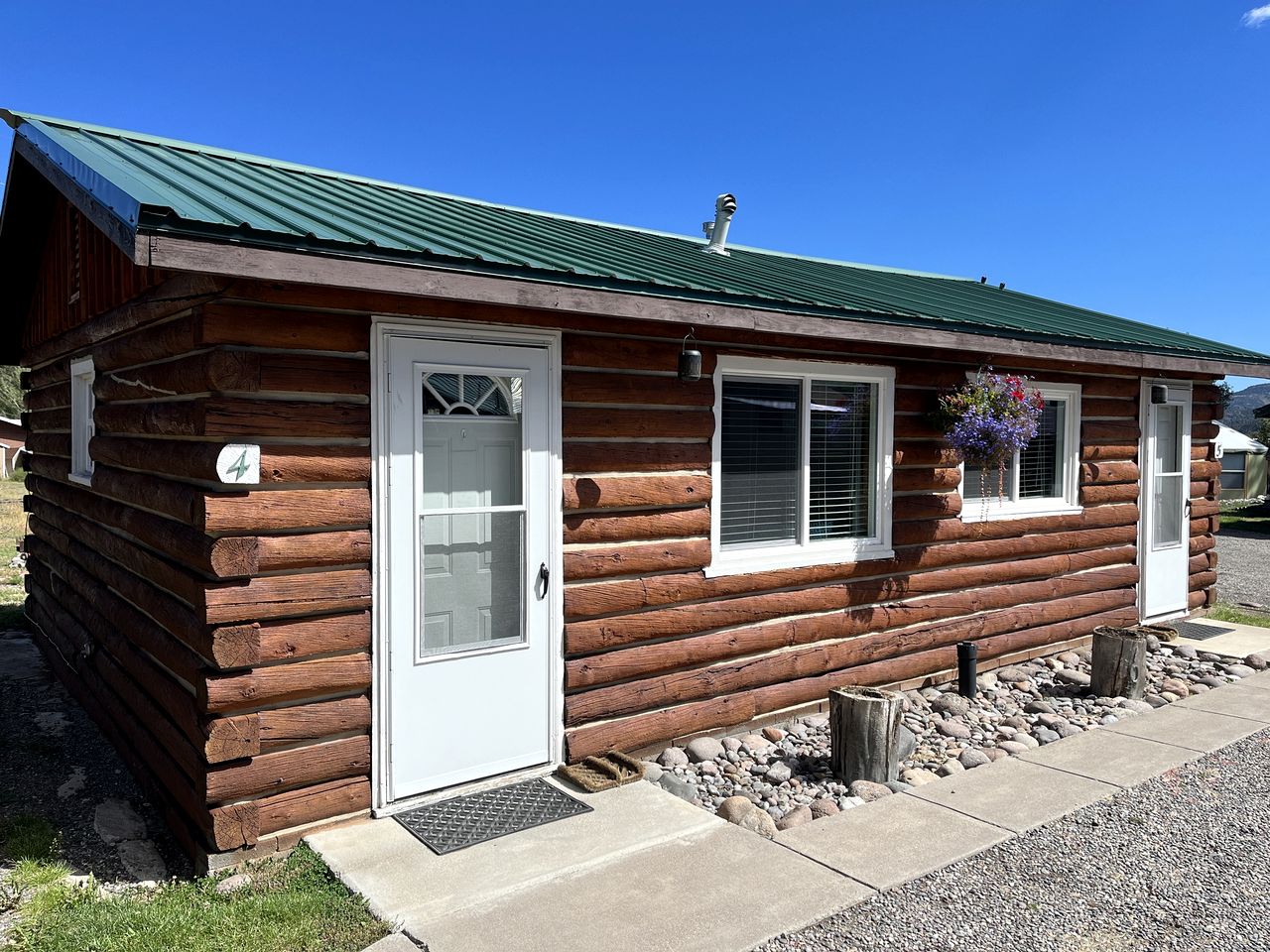 Cabins (United States of America, South Fork, Colorado)