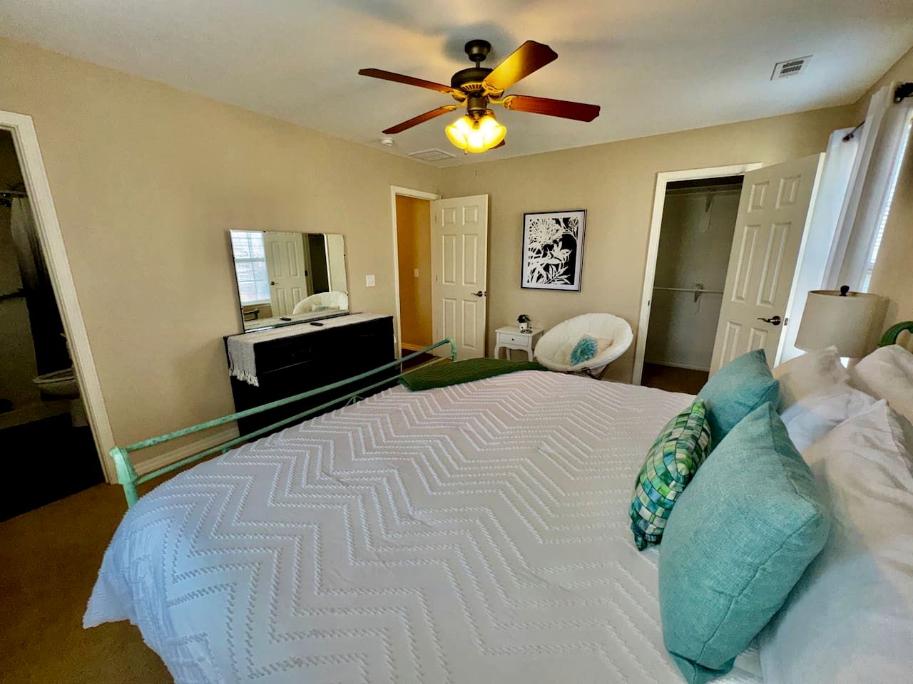 Peaceful Cottage Hideaway with Firepit & Grill in Bentonville, Arkansas